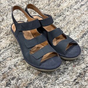 Clarks Navy Blue Women's wedge comfort Sandals sz 10
